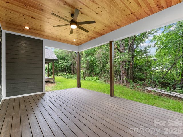 306 Gallimore Road, Brevard, NC 28712