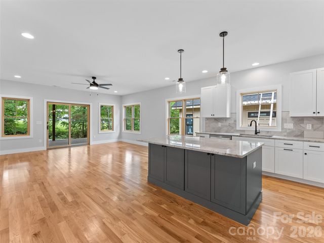 306 Gallimore Road, Brevard, NC 28712