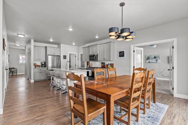 3635 GOLDEN HILL COURT, Appleton, WI 54913