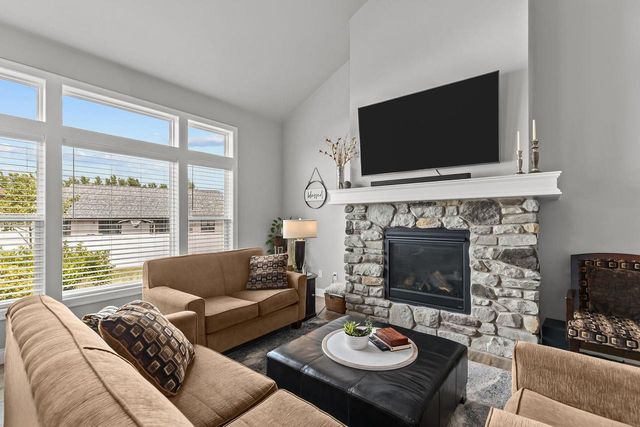 3635 GOLDEN HILL COURT, Appleton, WI 54913