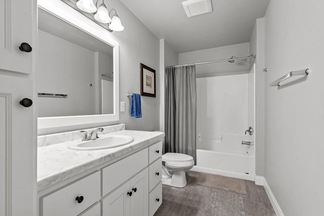 3635 GOLDEN HILL COURT, Appleton, WI 54913