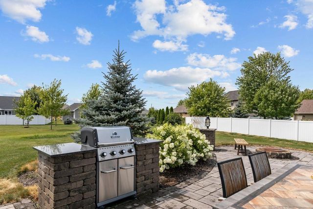 3635 GOLDEN HILL COURT, Appleton, WI 54913