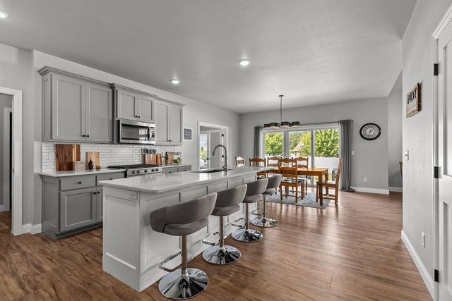 3635 GOLDEN HILL COURT, Appleton, WI 54913