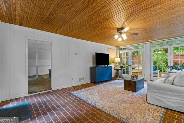 2872 Mcpherson Road NE, Roswell, GA 30075
