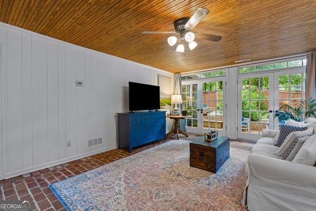 2872 Mcpherson Road NE, Roswell, GA 30075