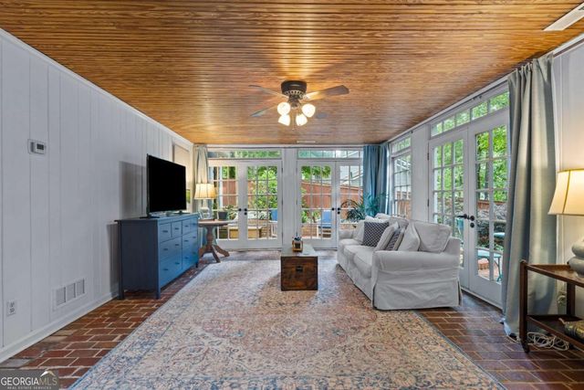 2872 Mcpherson Road NE, Roswell, GA 30075