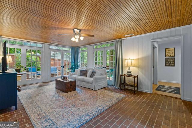 2872 Mcpherson Road NE, Roswell, GA 30075