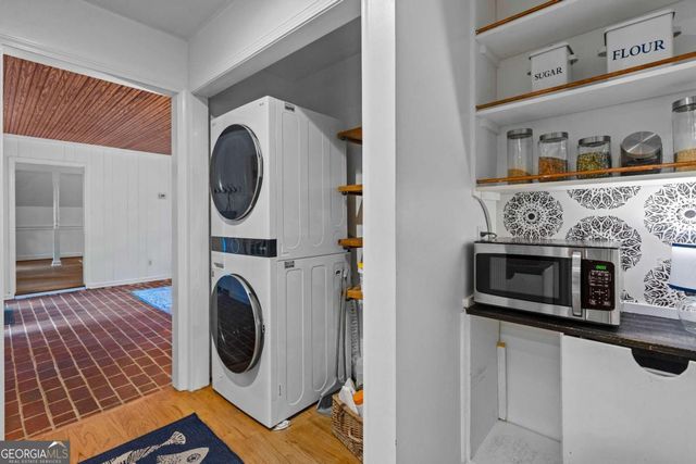 2872 Mcpherson Road NE, Roswell, GA 30075
