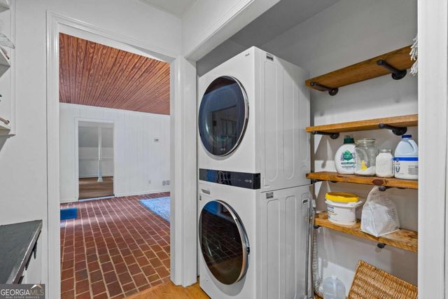 2872 Mcpherson Road NE, Roswell, GA 30075