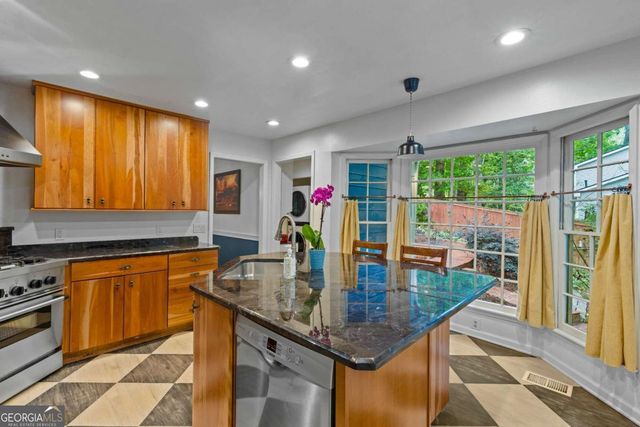 2872 Mcpherson Road NE, Roswell, GA 30075