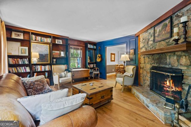 2872 Mcpherson Road NE, Roswell, GA 30075