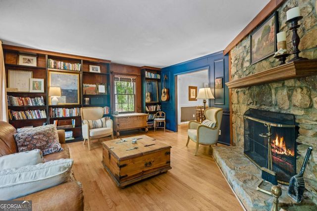 2872 Mcpherson Road NE, Roswell, GA 30075
