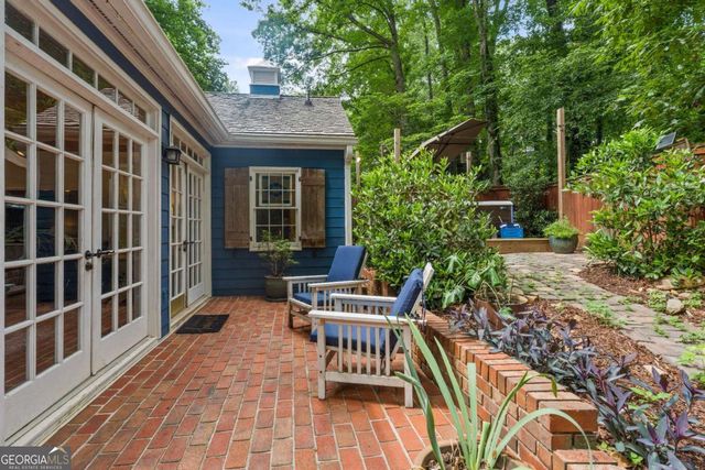 2872 Mcpherson Road NE, Roswell, GA 30075