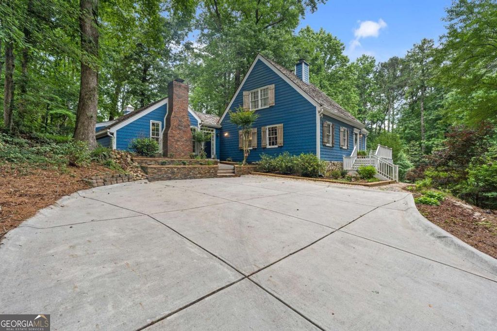 2872 Mcpherson Road NE, Roswell, GA 30075