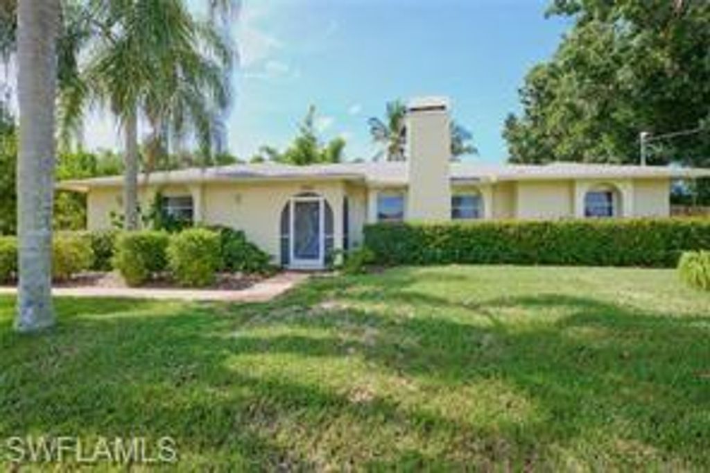 Image 1 of property listing at 140 SE 8th ST, Cape Coral, FL 33990