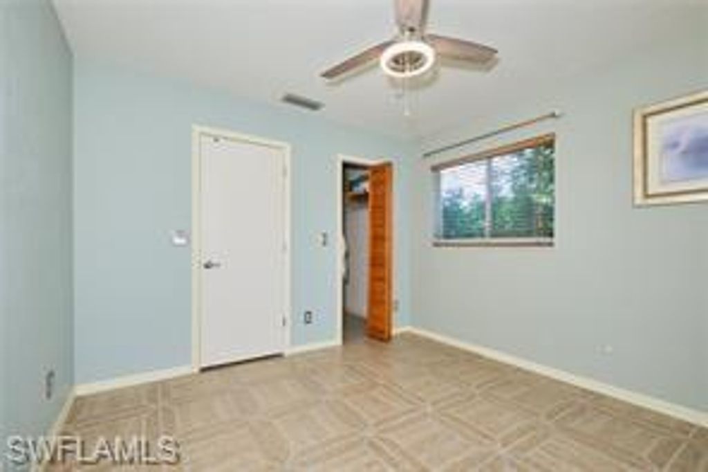 Image 18 of property listing at 140 SE 8th ST, Cape Coral, FL 33990