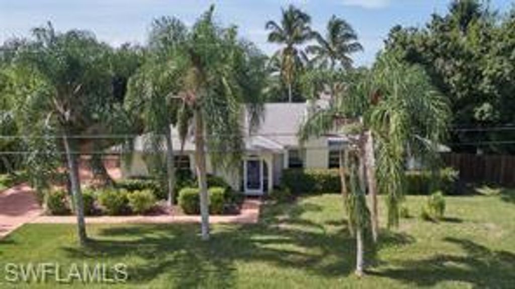 Image 2 of property listing at 140 SE 8th ST, Cape Coral, FL 33990