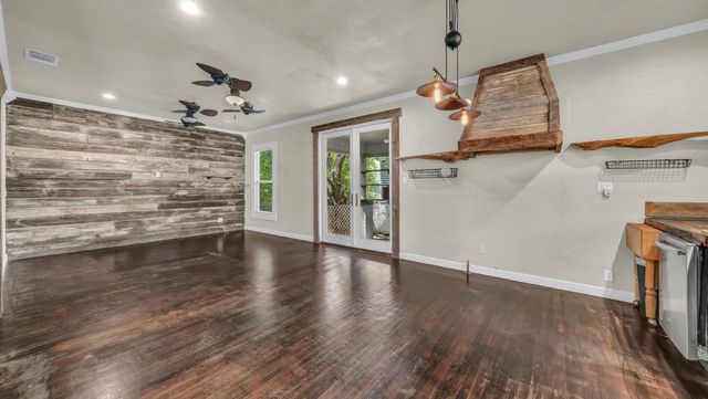 900 E Hubbard Street, Mineral Wells, TX 76067