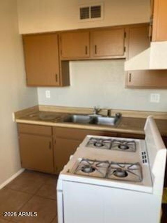 104 N CASA GRANDE Avenue, Casa Grande, AZ 85122 — photo 2