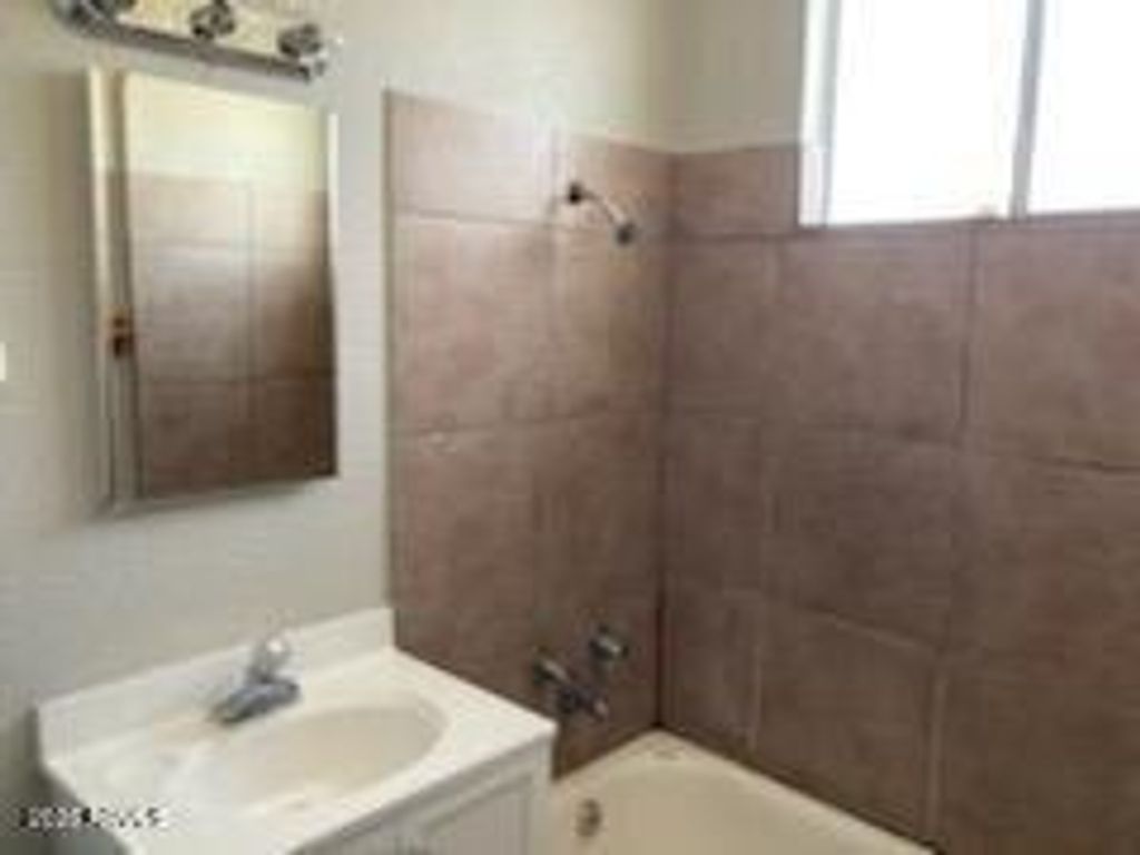 104 N CASA GRANDE Avenue, Casa Grande, AZ 85122 — photo 4