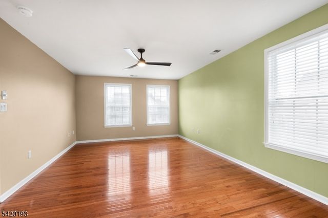 24 Crestview Dr, Clinton Twp., NJ 08809