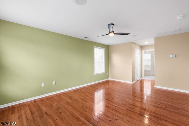 24 Crestview Dr, Clinton Twp., NJ 08809