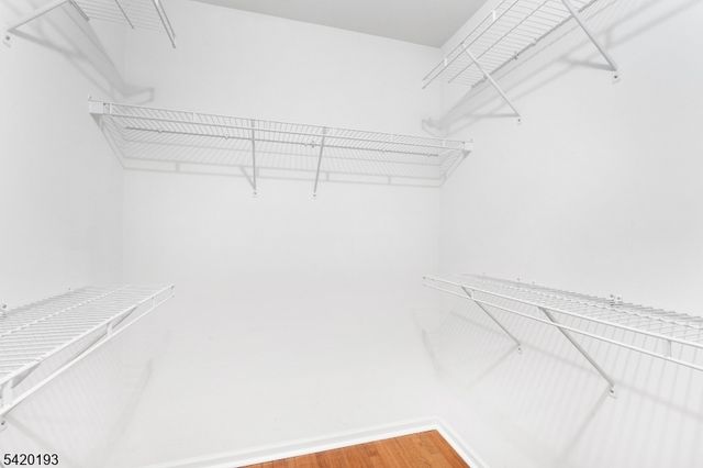 24 Crestview Dr, Clinton Twp., NJ 08809