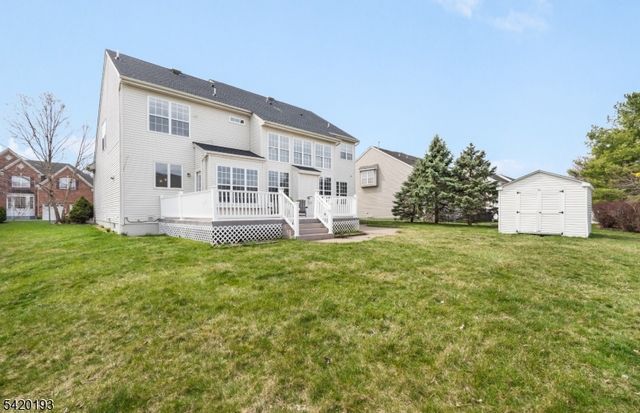 24 Crestview Dr, Clinton Twp., NJ 08809