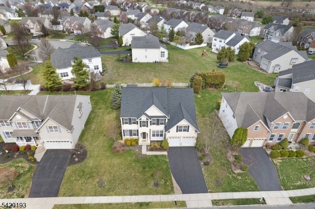 24 Crestview Dr, Clinton Twp., NJ 08809