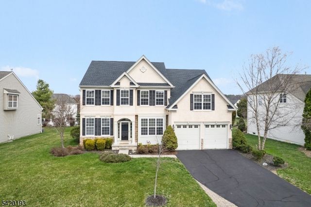 24 Crestview Dr, Clinton Twp., NJ 08809