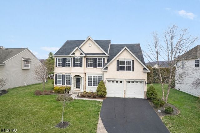 24 Crestview Dr, Clinton Twp., NJ 08809