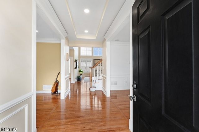 24 Crestview Dr, Clinton Twp., NJ 08809