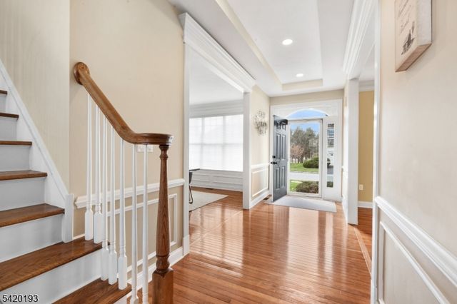 24 Crestview Dr, Clinton Twp., NJ 08809