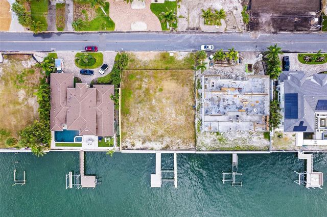 424 55TH AVENUE, St Pete Beach, FL 33706
