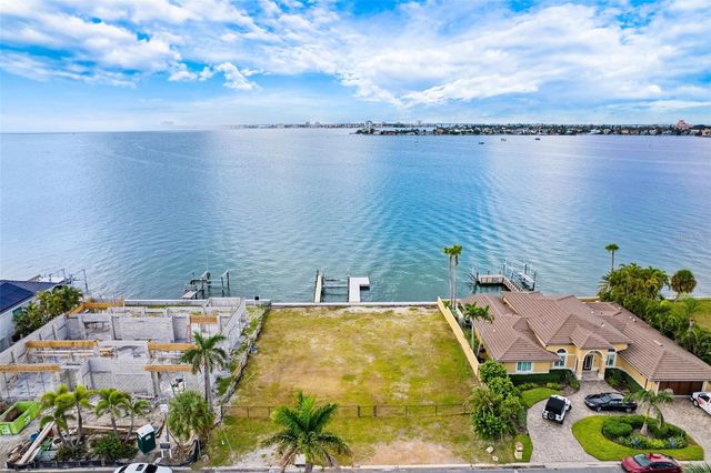 424 55TH AVENUE, St Pete Beach, FL 33706