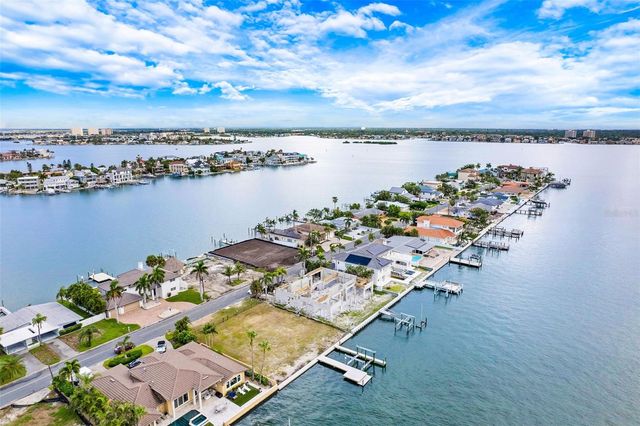 424 55TH AVENUE, St Pete Beach, FL 33706