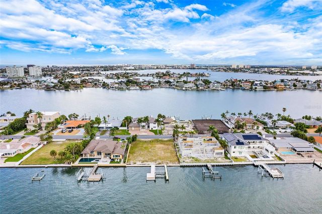 424 55TH AVENUE, St Pete Beach, FL 33706