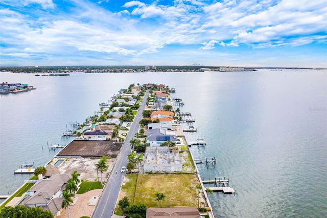 424 55TH AVENUE, St Pete Beach, FL 33706
