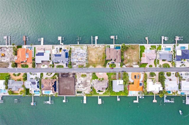 424 55TH AVENUE, St Pete Beach, FL 33706