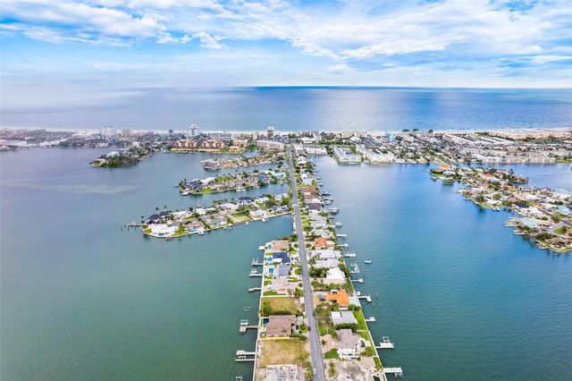 424 55TH AVENUE, St Pete Beach, FL 33706