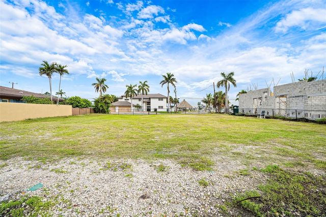 424 55TH AVENUE, St Pete Beach, FL 33706
