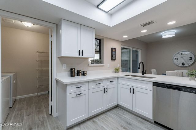 1438 W La Jolla Drive, Tempe, AZ 85282