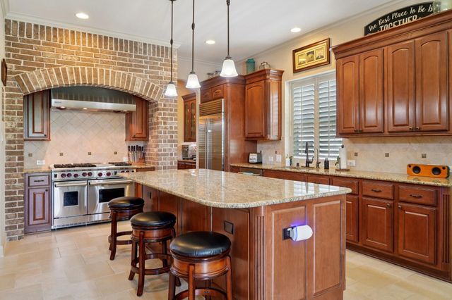 2211 Indigo Pass Court, Friendswood, TX 77546