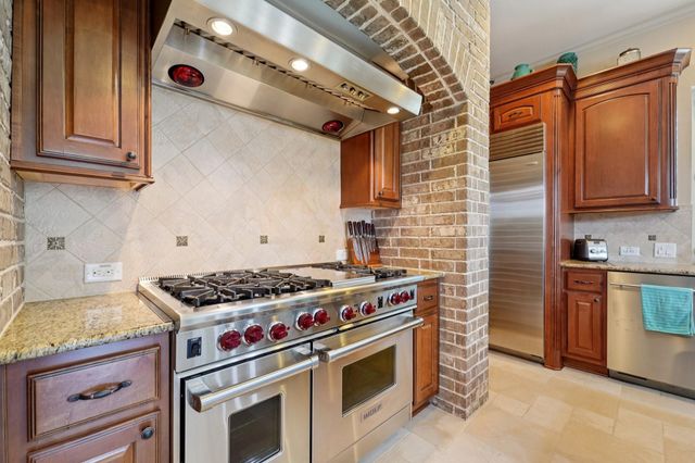 2211 Indigo Pass Court, Friendswood, TX 77546