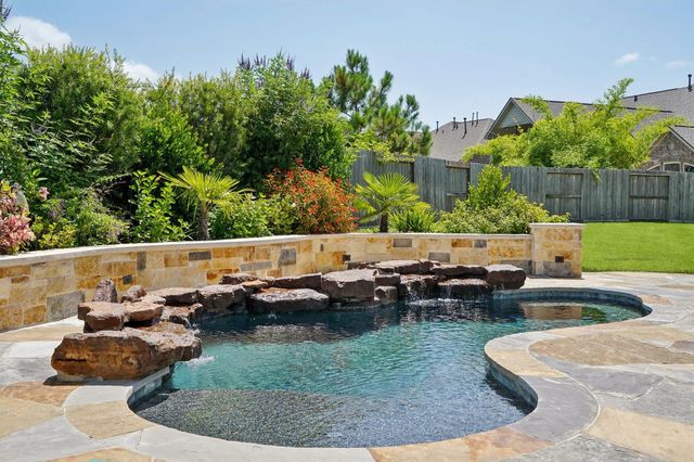 2211 Indigo Pass Court, Friendswood, TX 77546
