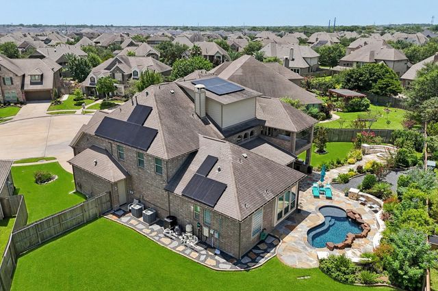 2211 Indigo Pass Court, Friendswood, TX 77546