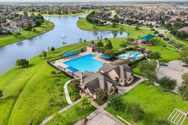 2211 Indigo Pass Court, Friendswood, TX 77546