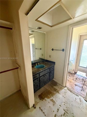 1761 SW 55th Ave, Plantation, FL 33317