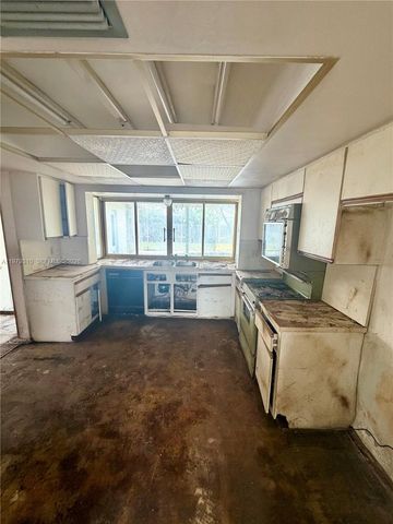 1761 SW 55th Ave, Plantation, FL 33317