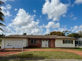 1761 SW 55th Ave, Plantation, FL 33317